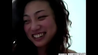 Ægte Asiatiske Veninder I En Hjemmelavet Samling Af Anal-, Blowjob- Og Pov-Scener