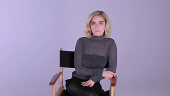 Die Entzückende Kiernan Shipka Gibt Eine Lustige Herausforderung Zum Masturbieren