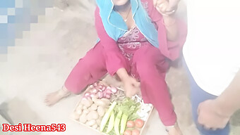 Indian Bhabhi Sells Veggies, Gets Fucked And Cums Loudly