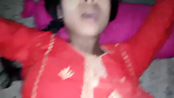 Sperma Liar Menyembur Setelah Blowjob Intens Dari Remaja India