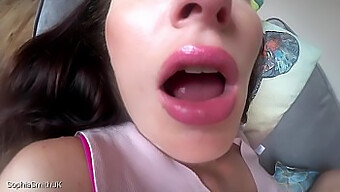 Sophia Smith'S Tongue Play In Pov Facial Video