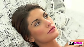 August Ames, Nádherná Kráska, Si Užíva Divoké Sexuálne Stretnutie