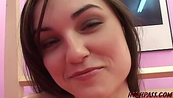 Sasha Grey ดาราหนังโป๊สุดเย้ายวนชอบการสอดใส่ทางทวารหนักในวิดีโอสุดฮอตนี้