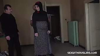 Arab Girl'S Tight Pussy Penetrated While Pregnant