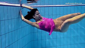 Russian Teen Zlata'S Erotic Underwater Performance In Pool