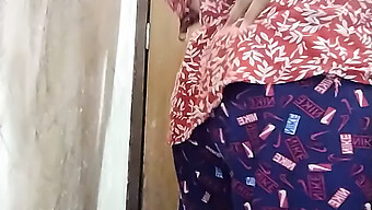 Indian Bhabhi'S Personal Space: Arousing Bathroom Encounter