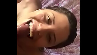 Milky Facial Cumshot During Oral Sex With Girlfriend